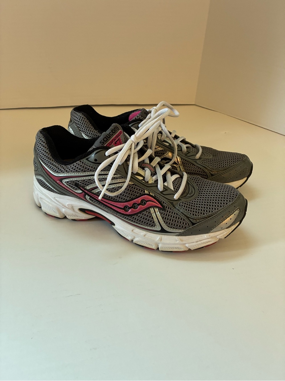 Women’s SAUCONY Tennis Shoes 10